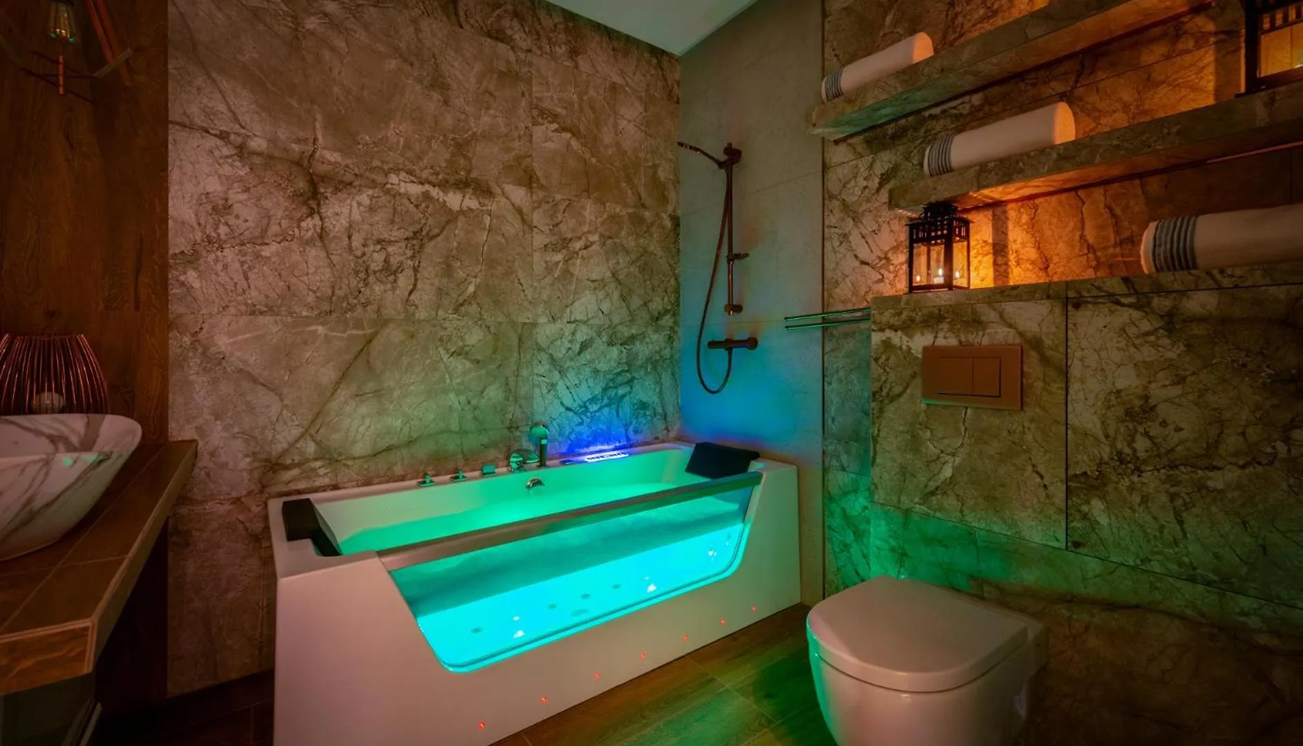 Premium Apartment For Old Town & Jewish Quarter - Balcony Plus Pool Onsite Krakow Poland