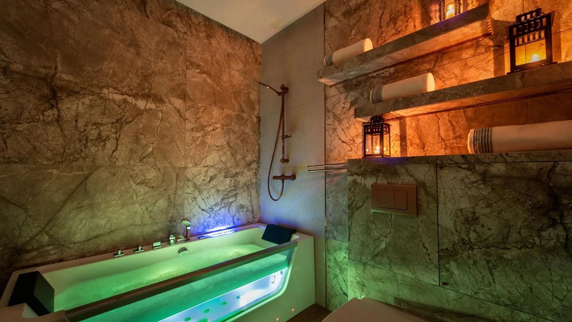 Premium Apartment For Old Town & Jewish Quarter - Balcony Plus Pool Onsite Kraków